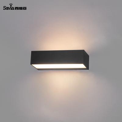 China Savia LED SMD 9W IP44 Indoor Outdoor Waterproof PC Through Rectangle Outdoor Garden Wall Light NO MOQ Modern Outdoor Wall Lamp for sale