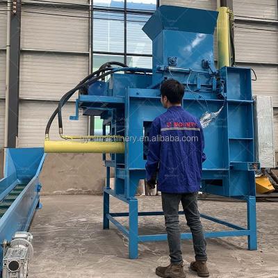 China Industrial Animal Bedding Baler Wood Sawdust Bagging Press Machine for Pet Supplies for sale