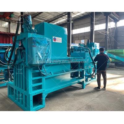 China Chopped Straw Corn Silage Wood Shavings Wood Sawdust Cocopeat Baler Packaging Type Bags for sale