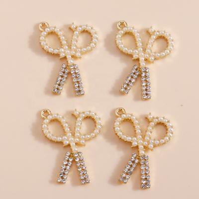 China 4pcs/bag 24*17mm Custom Girls Crystal Pearl Scissors Charm Dangle Earrings Luxurious Jewelry FASHIONABLE Exquisite DIY Bracelets for sale