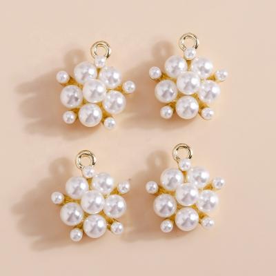 China FASHIONABLE Bangle DIY Imitation Jewelry Pendants Necklace Earrings Flower Pearl Design Custom Brand Pendant 4pcs/bag for sale