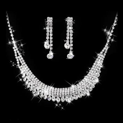 China Fashion European and American luminous diamond women's romantic silver necklace earring set to marry jewelry for sale