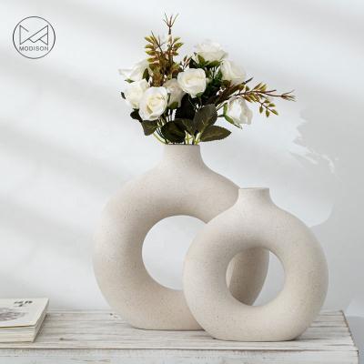 China Art Decor Nordic Ceramic Donut Flower Arrangemet Home Decoration Accessories Home Office Living Room Desktop Flower Vase Dry for sale