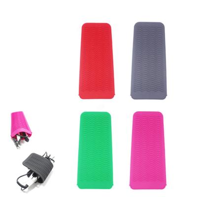 China Perm Stick Silicone Insulation Pad Silicone Curling New Iron Pad Heat Resistant Storage Non-Slip Hair Straighten Mat for sale