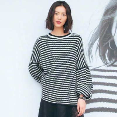 China Fashion Breathable New Trend Black And White Stripe Knitted Cashmere Sweater Pullover Sweater Women for sale