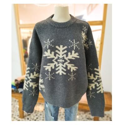 China Breathable Christmas Snowflake Pattern Thickened Loose Gray Sweater Women's Round Collar Knitted Sweater Autumn And Winter for sale