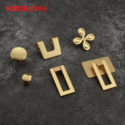 China Modern fashion Factory direct selling modern minimalist four-leaf clover golden handle cabinet wardrobe drawer dressing table knob for sale