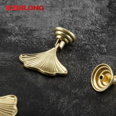 China Fashion Furniture hardware modern light luxury flower-shaped handle cabinet golden fan-shaped handle drawer wardrobe zinc alloy handle for sale