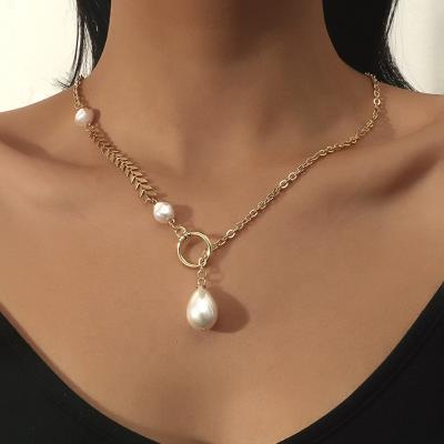 China Wholesale Latest FASHIONABLE Custom Gold Plated Fish Bone Pearl Chocker Pendant Necklace For Women for sale