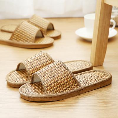 China Lightweight Bamboo Woven Indoor Cool Slippers Home Floor Rattan Grass Slippers Summer Rattan Grass Slippers Straw Wood Mat Slippers V018-1 for sale