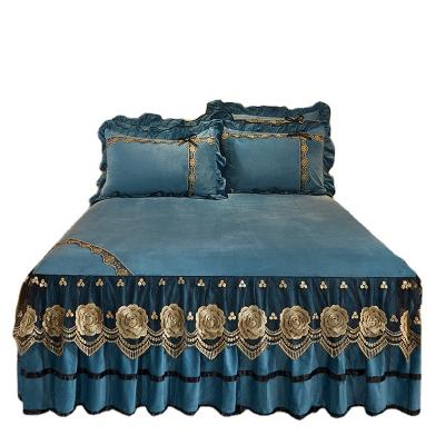 China Nondisposable luxury bedding set European bedspreads on pillowcases Crystal Velvet Embroidery Home Textiles V046-1 bed lace bedskirt for sale