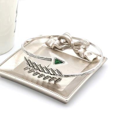 China New Design Hiphop Alloy Bracelet Fit Arm Charm Leaf Shaped Bracelet For Women for sale