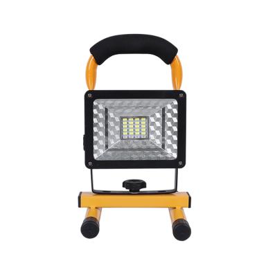 China Waterproof Portable Garden 15W 30W IP 65 SMD Rechargeable Emergency Led Floodlight for sale