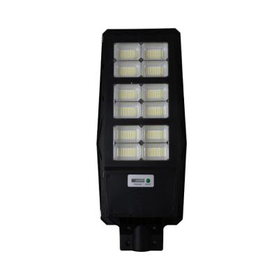 China ROUTE factory sales grade IP65 motion sensor remote control solar led street light all in one LED solar street light for sale