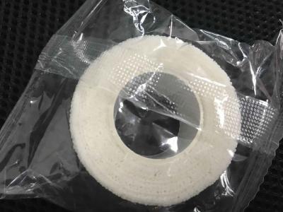 China 2.5cm x 4.5m  cohesive bandage Strong nonwoven Elastic Bandage for sale