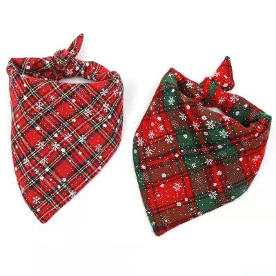 China Viable RTS Triangle Snowflake Design Pet Bandana Collar Cotton Plaid Christmas Dog Bandanas for sale