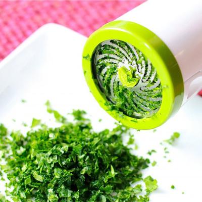 China Viable Wholesale Portable Herb Spice Vegetable Grinder, Parsley Shredder Chopper Fruit Vegetable Cutter Kitchen Instruments for sale