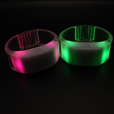 China RF Control Concert Wristband Encouragement Remote Controllable Led Wristband for sale