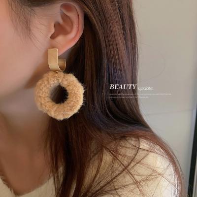 China FASHIONABLE Luxury Gold Plated Silver Elegant Winter Plush Circle Earring 925 Needle Women Jewelry Stud Earrings for sale