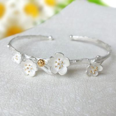 China Cute Creative Ladies Women's Sweet Bangle Cuff Flower Bracelets Girls Silver Plated Bracelets for sale