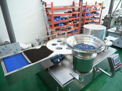 China High Speed Filling And Capping Machine For Oral Liquid Glass Vials And PET Bottles With Follow Up Device for sale