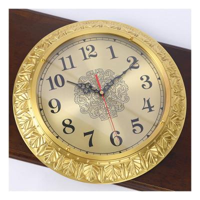 China Antique Style Living Room Wall Clock Home Modern Art Fashion Clock Villa Decoration Golden Brass Clock for sale