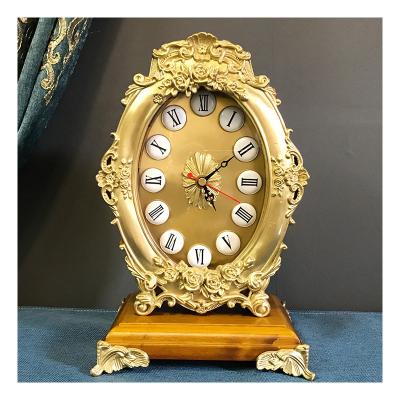 China Traditional luxury brass solid wood European small table clock living room decoration clock party home gift for sale