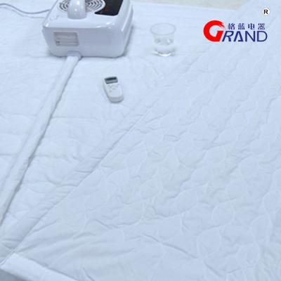 China Home Comfort Electric Sleeping Furniture 220v Heating Water Cooling Blanket for sale