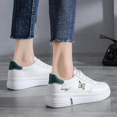 China Cushioning cheap white thick unique women's fashion outdoor comfortable sports shoes for sale