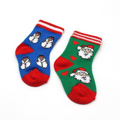 China QUICK DRY Christmas Knocks Socks Winter Cartoon Santa Claus Snowman Print Soft Cotton Ankle Kids Socks for sale