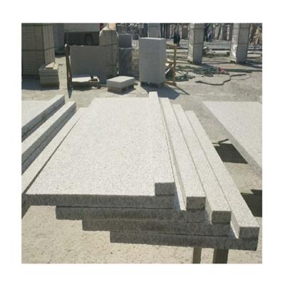 China Modern White Dallas Granite Slabs Tiles With Bush Hammered Surface for sale