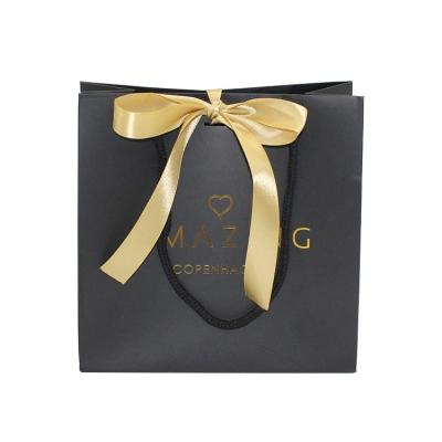 China Gold Logo Recyclable Paper Bag Low MOQ Custom Printing Pocket Hot Stamping Paper Carrier Bags for sale