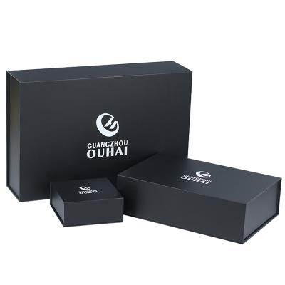 China Popular High Grade Recyclable Black Custom Logo Kraft Paper Style Ribbon Gift Packaging Box for sale