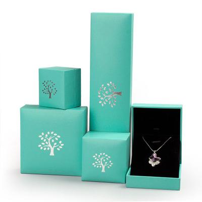 China Low MOQ Jewelry Packaging Gift Box Green Paper Jewelry Storage Jewelry Box With Custom Logo for sale