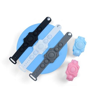 China Hot Sales Case 2021 GPS Navigation Locator Mini GPS Tracker Spy Device Bracelet Sleeve Case Silicone Protective Protectors for sale