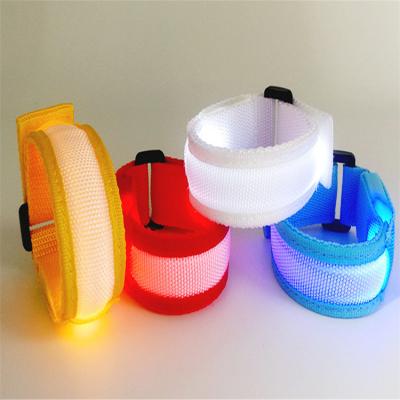 China Outdoor Safety Armband und Perl Light Warning Wristband Led Wristband With Color Changing for sale