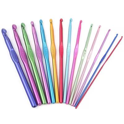 China 1PCS Daily Knitting Size 2mm-10mm Multicolor Aluminum Handle Knitting Knitting Needles Weave Thread Crochet Hooks Set for sale