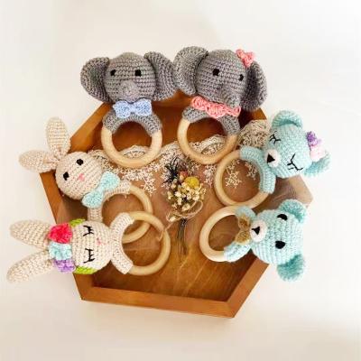 China Cheap Handmade Knitting Soft Hot Sale Custom Logo Crochet Baby Rattle Teether Teether Wooden Toy for sale