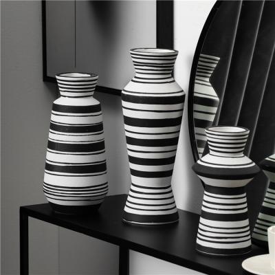 China Home Decor Bud Vase Wedding Centerpiece Modern Nordic European Style Stripe Interior Decorations Art Ornament Ceramic Vase For Flower for sale