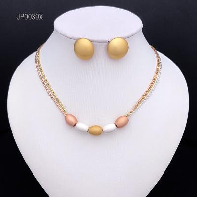 China 2pcs/set 2022 Custom Gold Plated Bridal Costume Jewelry Display Sets Jewelry Wedding Earrings Necklace Luxury Jewelry Set For Women for sale