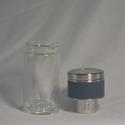 China Sustainable Double Wall Tea Separation Bottle And Filter Glass Tea Brewing Bottle for sale