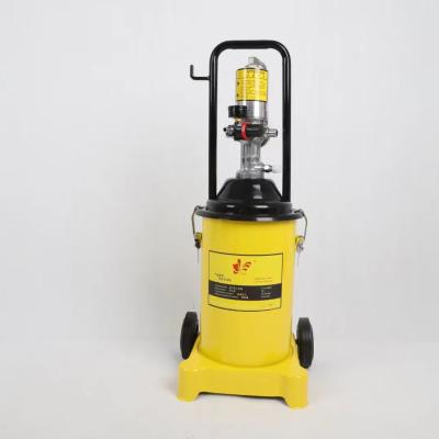 China Pneumatic Air Pressure Oiler Pump With Gas-pressure Meter Swivel Gun Oiling Head For Mechanization Oil Injection 12L 40L for sale