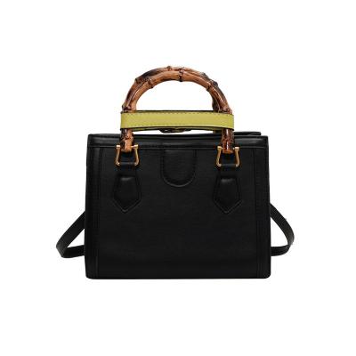 China Portable Wholesale Casual Female Famous Brand Messenger Bags Popular Large Capacity Ladies Handbags Luxury Designer Shoulder Bag Women for sale