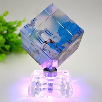 China High Quality Cube Clear Europe K9 Crystal Photo Frame Rahmen Rotating With Business Square Shaped Glass Love Cut Gift Engraving for sale