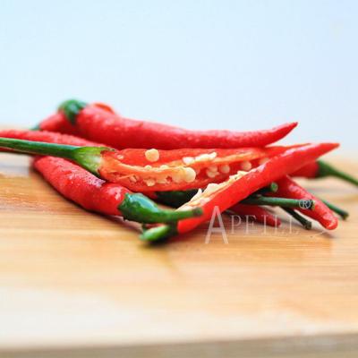 China Fresh manual and carefully selected high quality fresh peppers are naturally grown in the open air by farms for sale