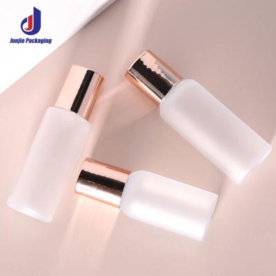 China Customized 100ml Plastic Cosmetic Bottles Empty Aromatherapy Bottle With Electroplate for sale