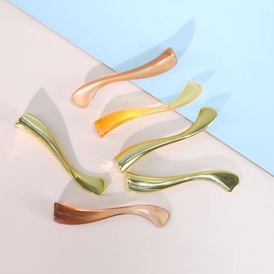 China Plastic Custom Cosmetic Packaging Luxury Face Cream Spoon 71.7mm * 13.7mm for sale