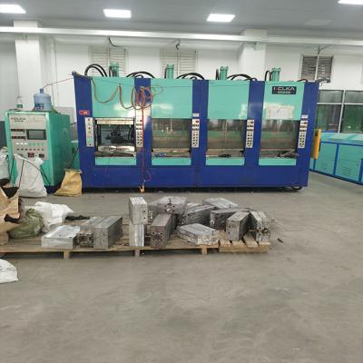 China VERTICAL EVA one color crocs automatic shoe making molding machine for sale