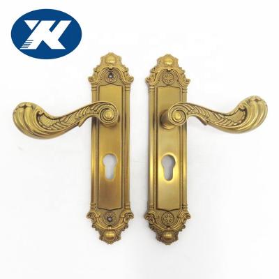 China Modern Zinc Alloy Apartment Luxury Hotel Plate Door Handle With Lockset for sale