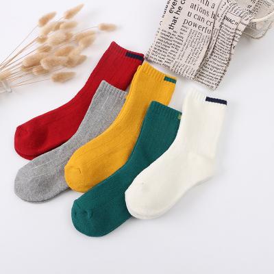 China Good Quality Terry Thick Warm Baby Floor Boys Girls Stocking Bottoms Booties Winter Kids for sale